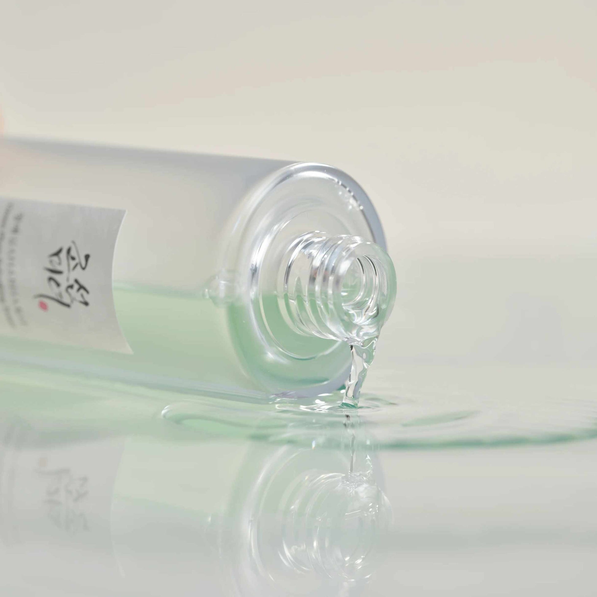 Toner helles ut med lett flytende tekstur