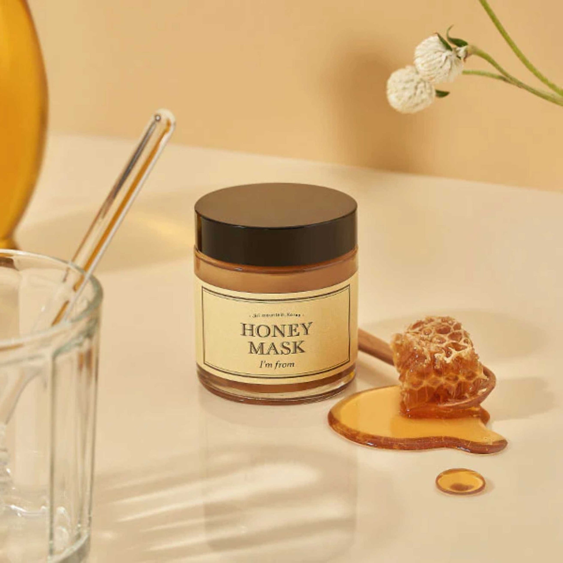 Honey ansiktsmaske i krukke med ingredienser
