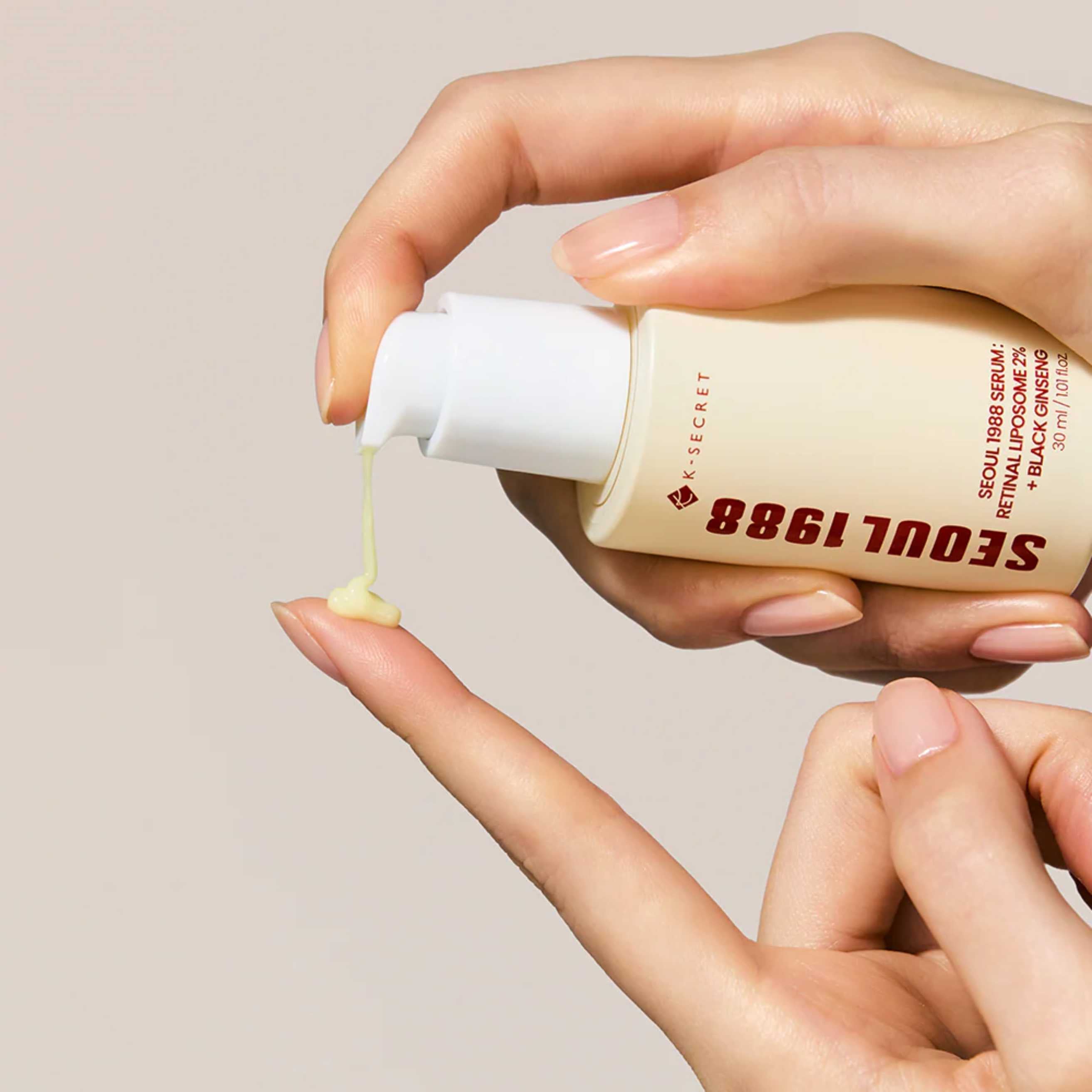KSECRET SEOUL 1988 serum påføres på hånd