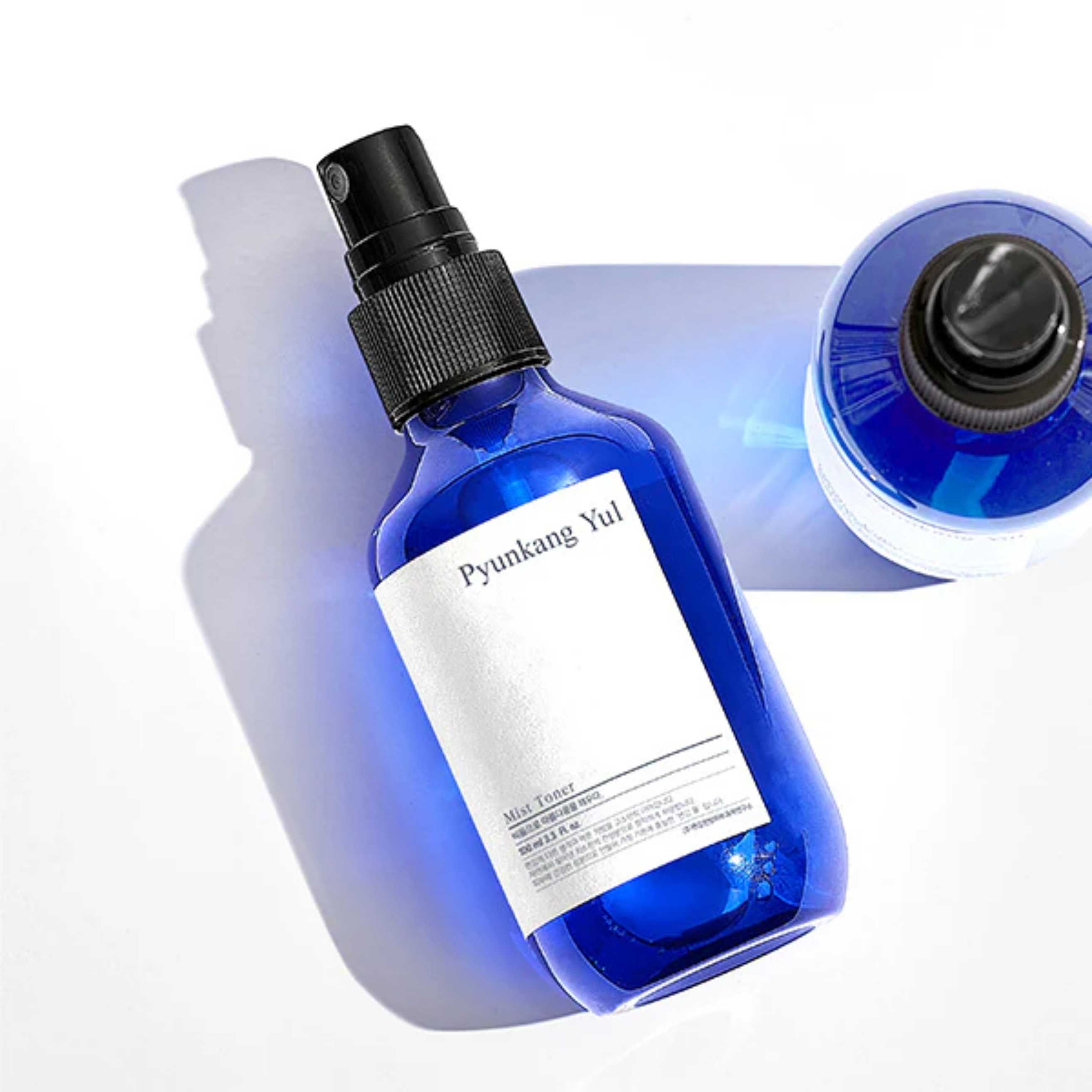Pyunkang Yul Mist Toner i blå sprayflaske med kork 