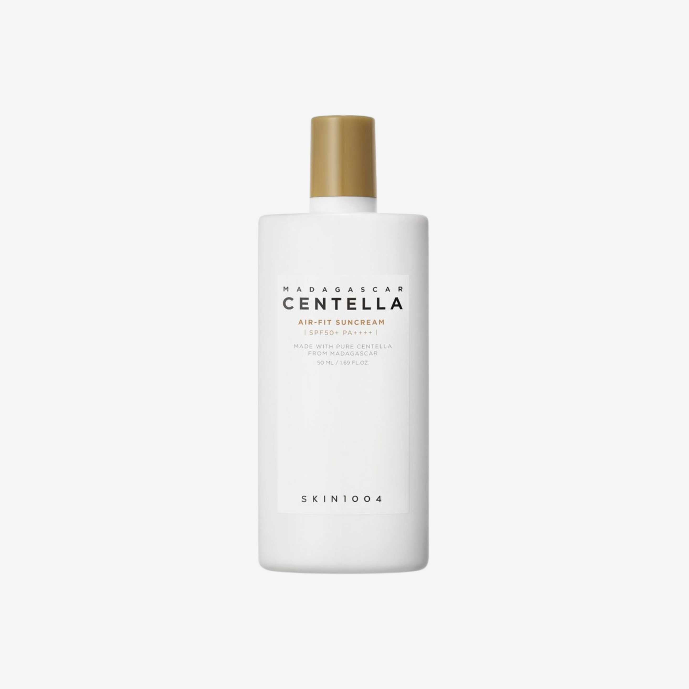 SKIN1004 Madagascar Centella Air-Fit Suncream Plus SPF50+ PA++++ 50 ml mineralsolkrem med centella asiatica som bidrar til høy UV-beskyttelse, beroliger huden og etterlater en naturlig matt finish