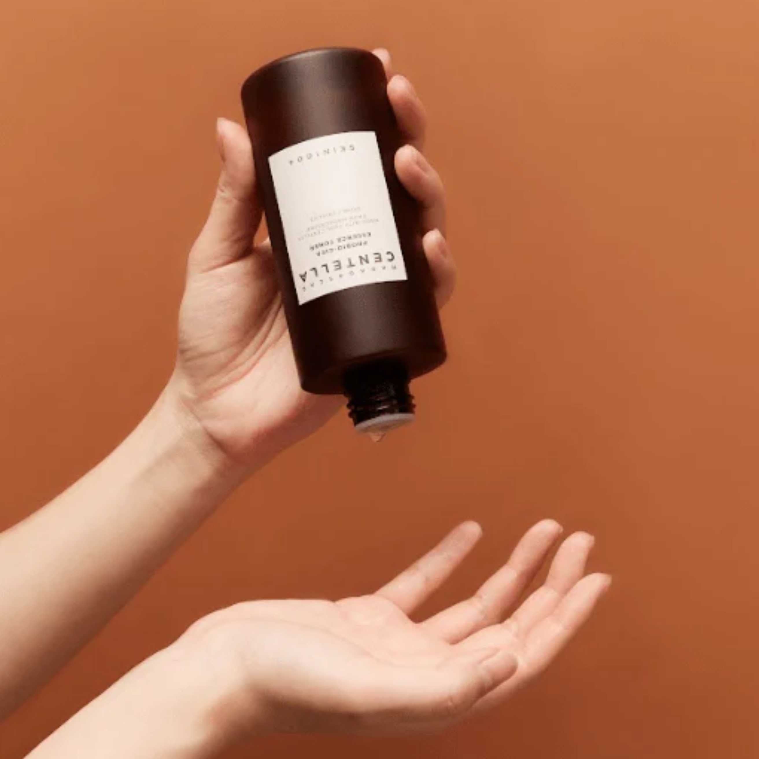 SKIN1004 Madagascar Centella Probio-Cica Essence Toner 210 ml