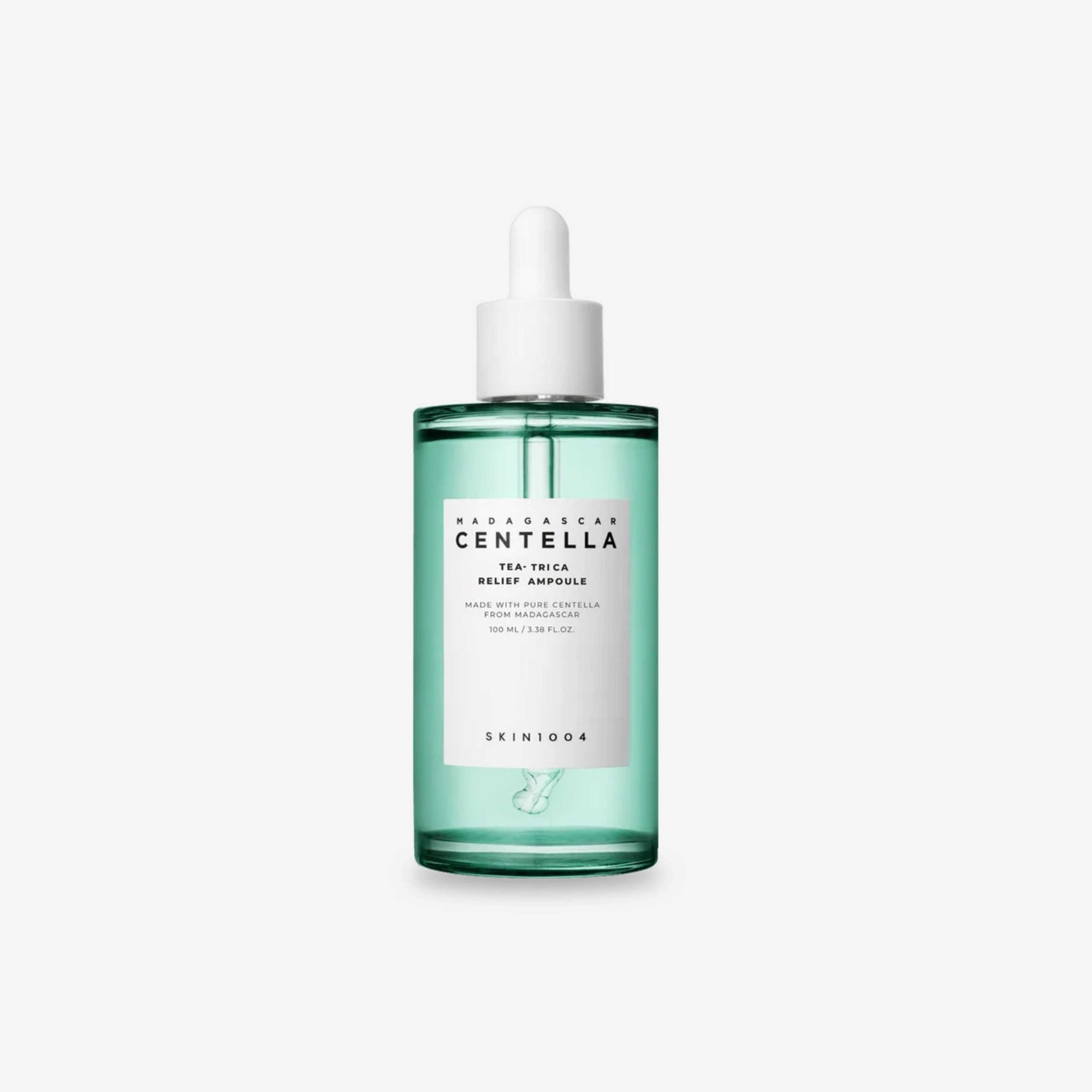 SKIN1004 Tea-Trica Relief Ampoule 100 ml beroligende serum med tea tree, centella asiatica og furunålekstrakt som bidrar til å redusere urenheter, dempe rødhet og balansere huden