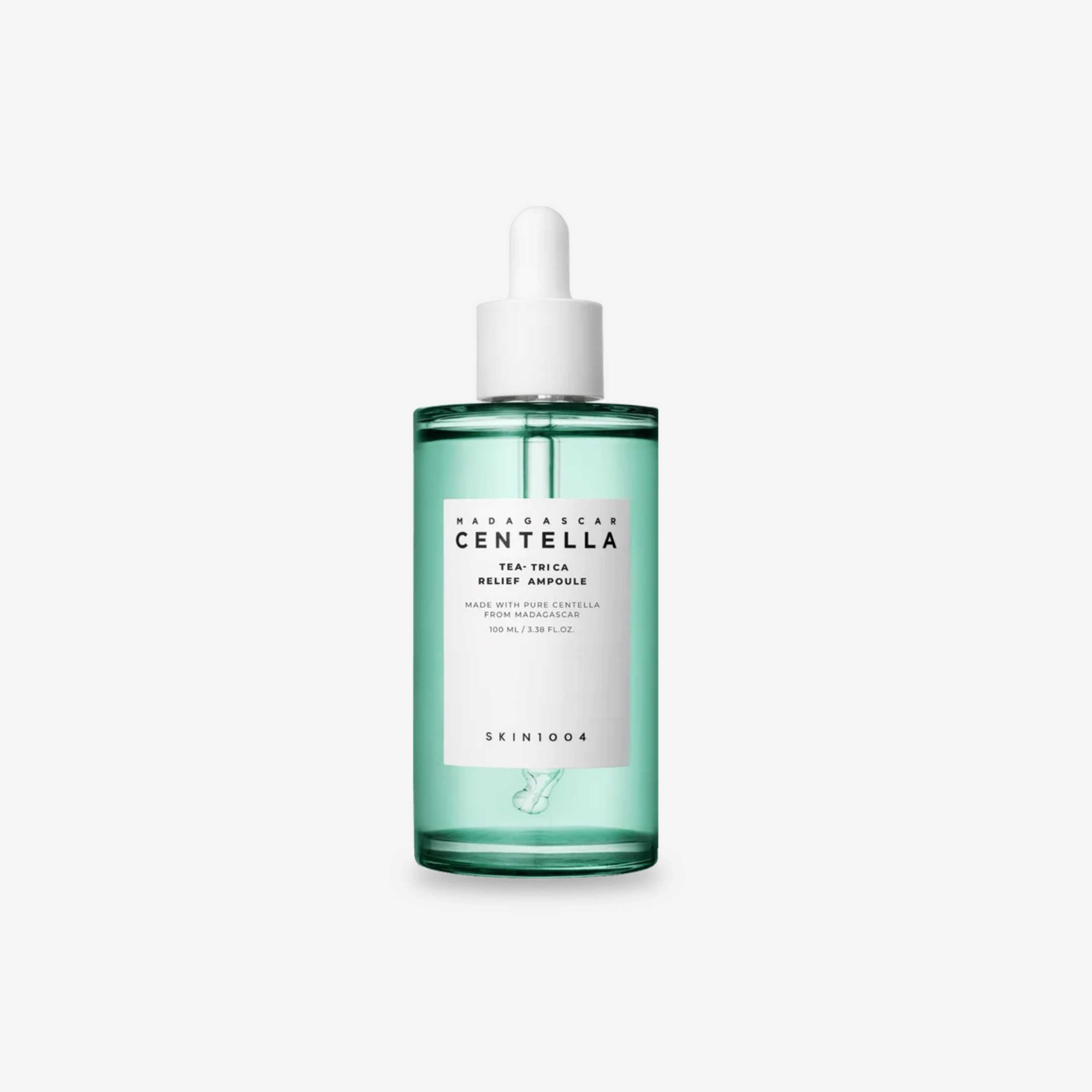 SKIN1004 Tea-Trica Relief Ampoule 100 ml beroligende serum med tea tree, centella asiatica og furunålekstrakt som bidrar til å redusere urenheter, dempe rødhet og balansere huden