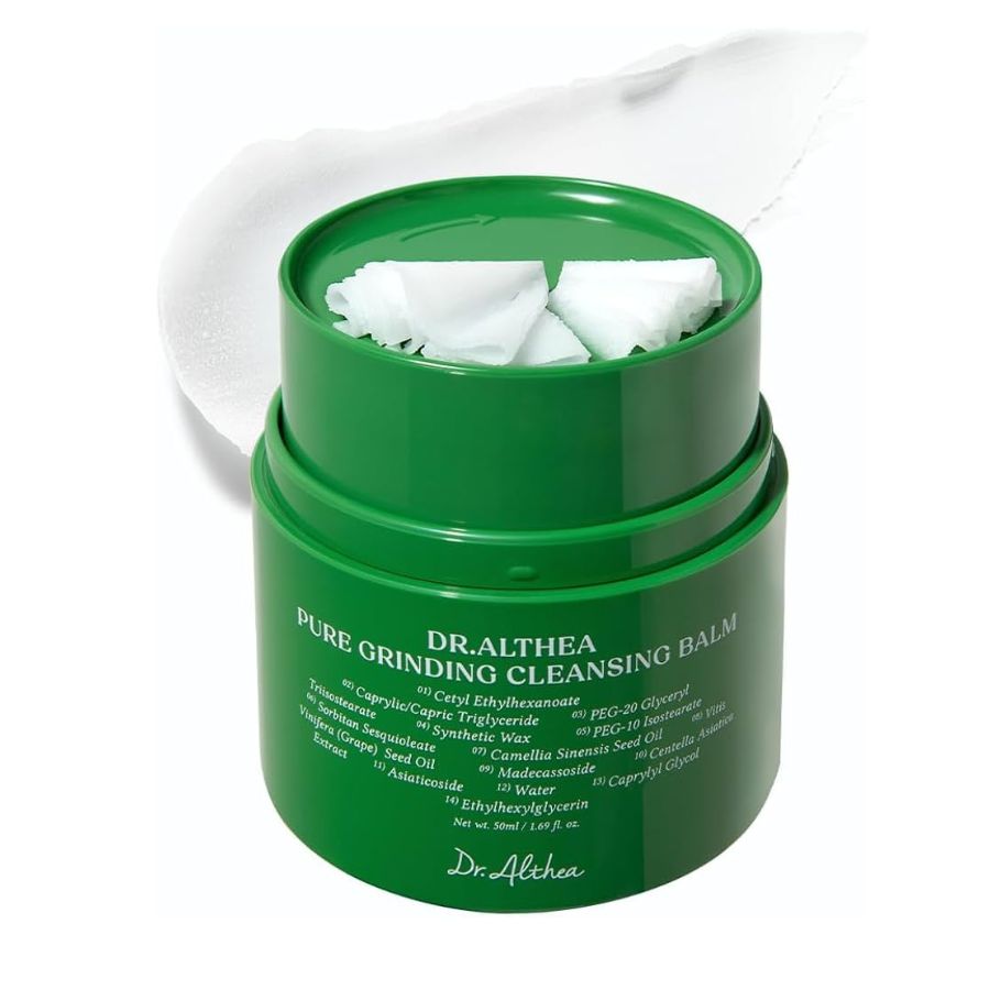 Dr. Althea Pure Grinding Cleansing Balm med myk balmtekstur som smelter ved kontakt med huden